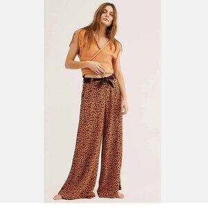 Free People Bennie High Rise Wide Leg Leopard Print Soft Pants *no belt* size 2